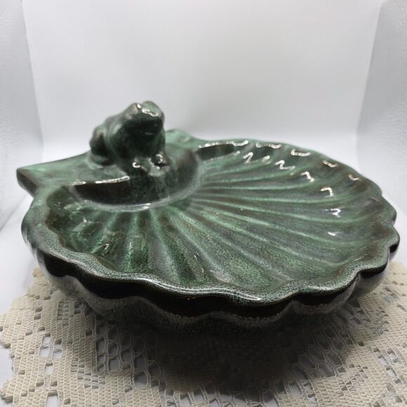 Vintage Mid Century Modern Art Pottery - Large Shell with perching frog 12 x 12 - Picture 1 of 7